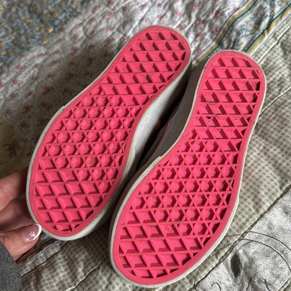 Vans - Picture 2 of 3